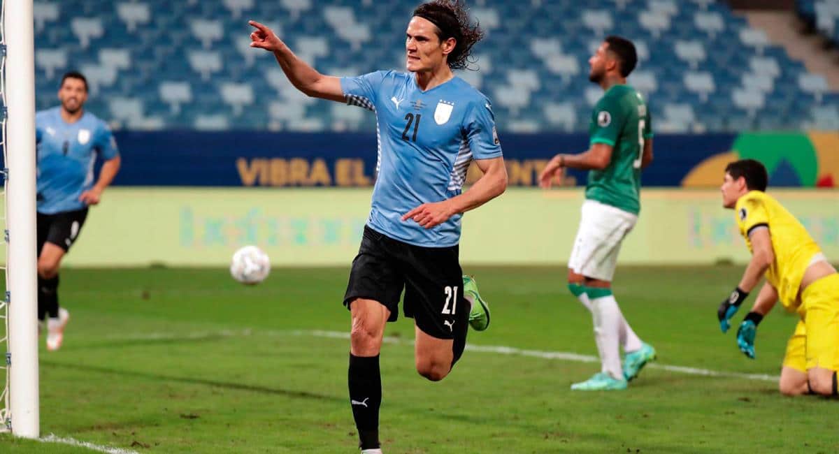 Uruguay venció a Bolivia y se metió en la pelea por el Grupo A