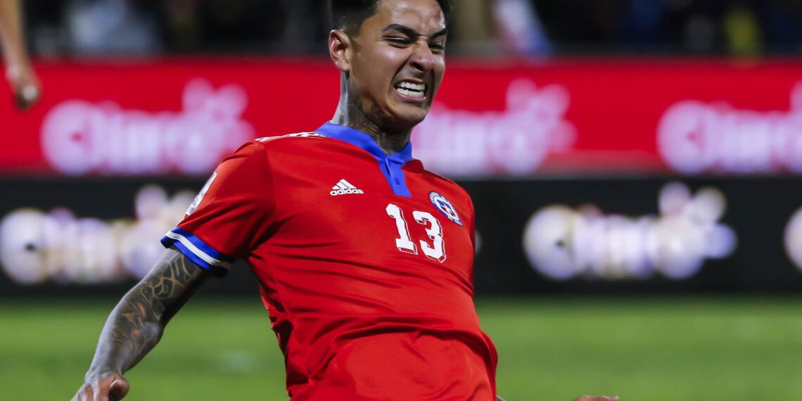 SANTIAGO, CHILE - OCTOBER 14: Erick Pulgar of Chile celebrates after scoring his team's first goal during a match between Chile and Venezuela as part of South American Qualifiers for Qatar 2022 at Estadio San Carlos de Apoquindo on October 14, 2021 in Santiago, Chile. (Photo by Claudio Reyes - Pool/Getty Images)