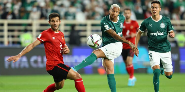 ABU DHABI, UNITED ARAB EMIRATES - FEBRUARY 08: Deyverson of Palmeiras takes a shot at goal during the FIFA Club World Cup UAE 2021 Semi Final match between Palmeiras and Al Ahly at Al Nahyan Stadium on February 08, 2022 in Abu Dhabi, United Arab Emirates. (Photo by Francois Nel/Getty Images)