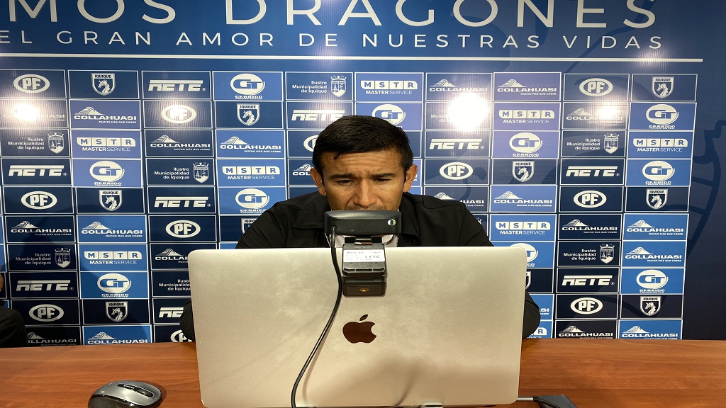 Víctor Riveros deja la banca de Club Deportes Iquique