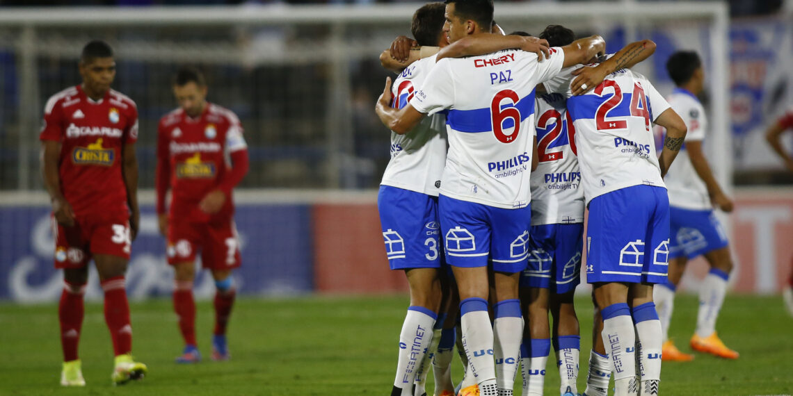 SANTIAGO, CHILE - APRIL 12: Marcelino Núñez of Universidad Catolica celebrates with teammates after scoring the first goal of his team during a match between Universidad Catolica and Sporting Cristal as part of Copa CONMEBOL Libertadores 2022 at San Carlos de Apoquindo Stadium on April 12, 2022 in Santiago, Chile. (Photo by Marcelo Hernandez/Getty Images)