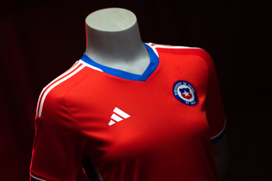 Adidas presentó la nueva camiseta de Selección Chilena - GolMaster
